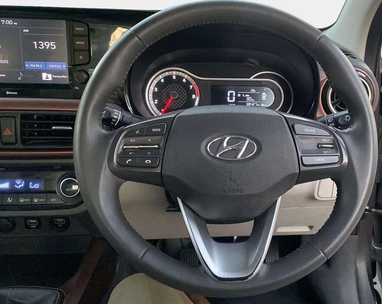 2022 Hyundai AURA SX 1.2 (O), Petrol, Manual, 38,433 km, Steering Wheel Close Up