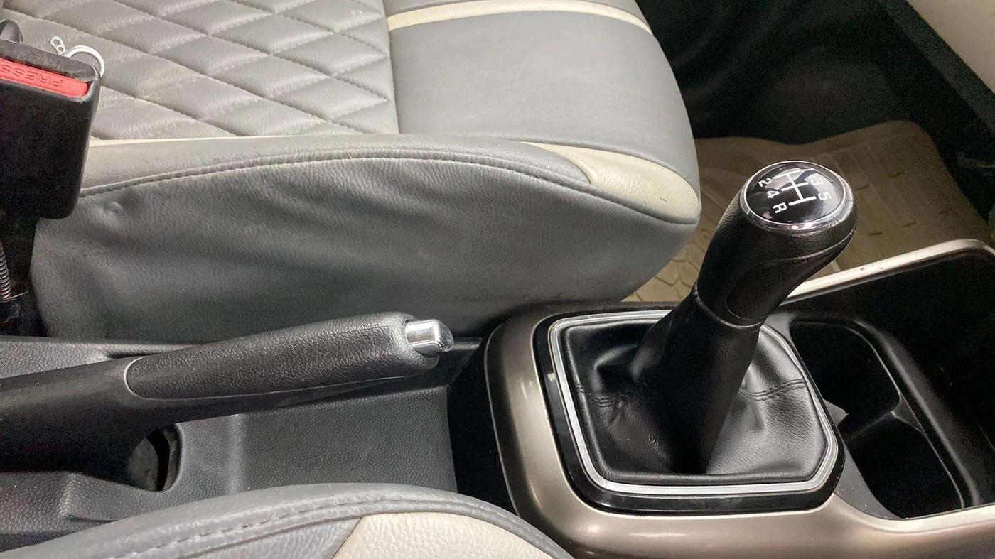 2019 Maruti IGNIS ZETA 1.2, Petrol, Manual, 86,323 km, Gear Lever