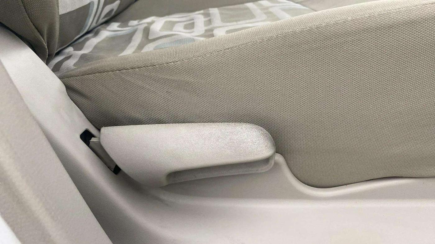 2018 Maruti Celerio VXI (O) CNG, CNG, Manual, 91,455 km, Driver Side Adjustment Panel