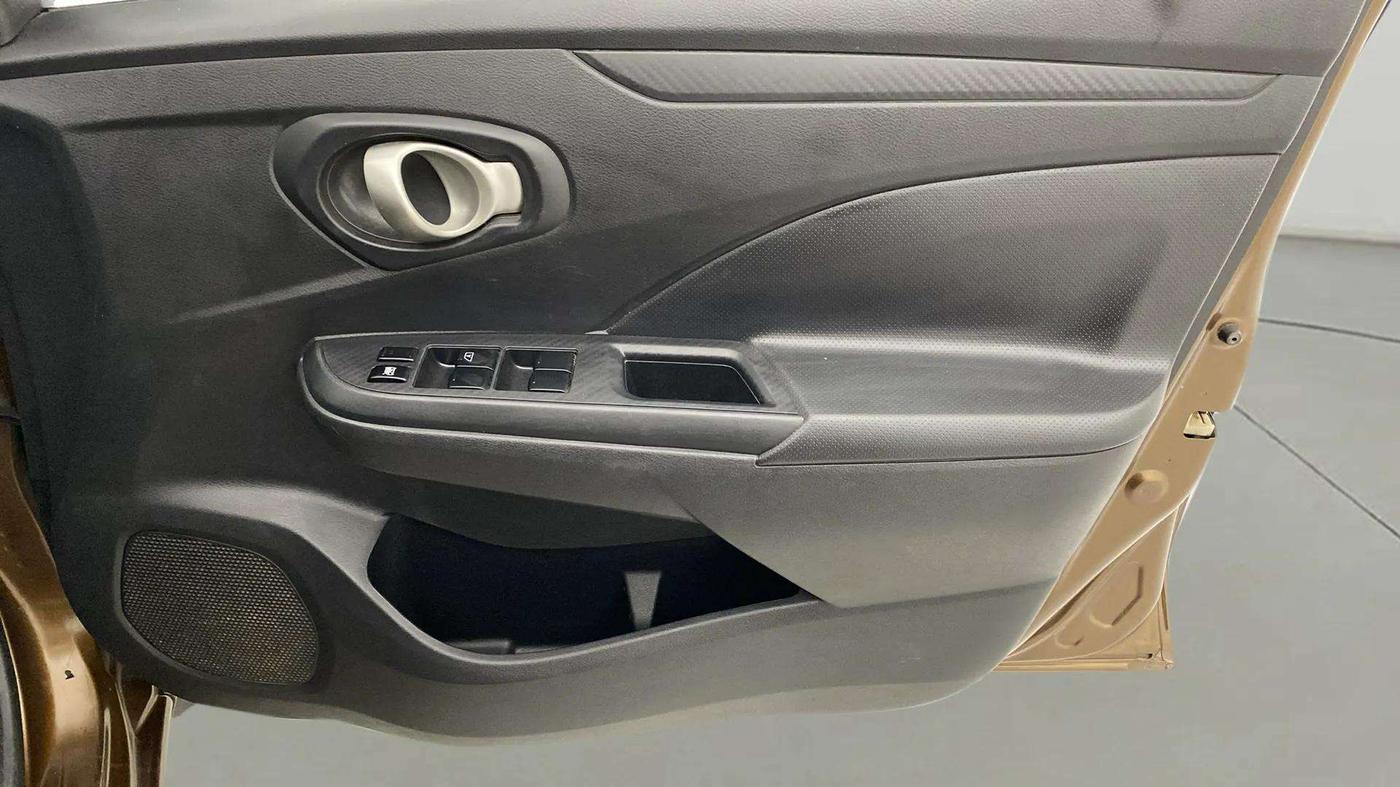 2018 Datsun Go Plus T (O), Petrol, Manual, 65,052 km, Driver Side Door Panels Control