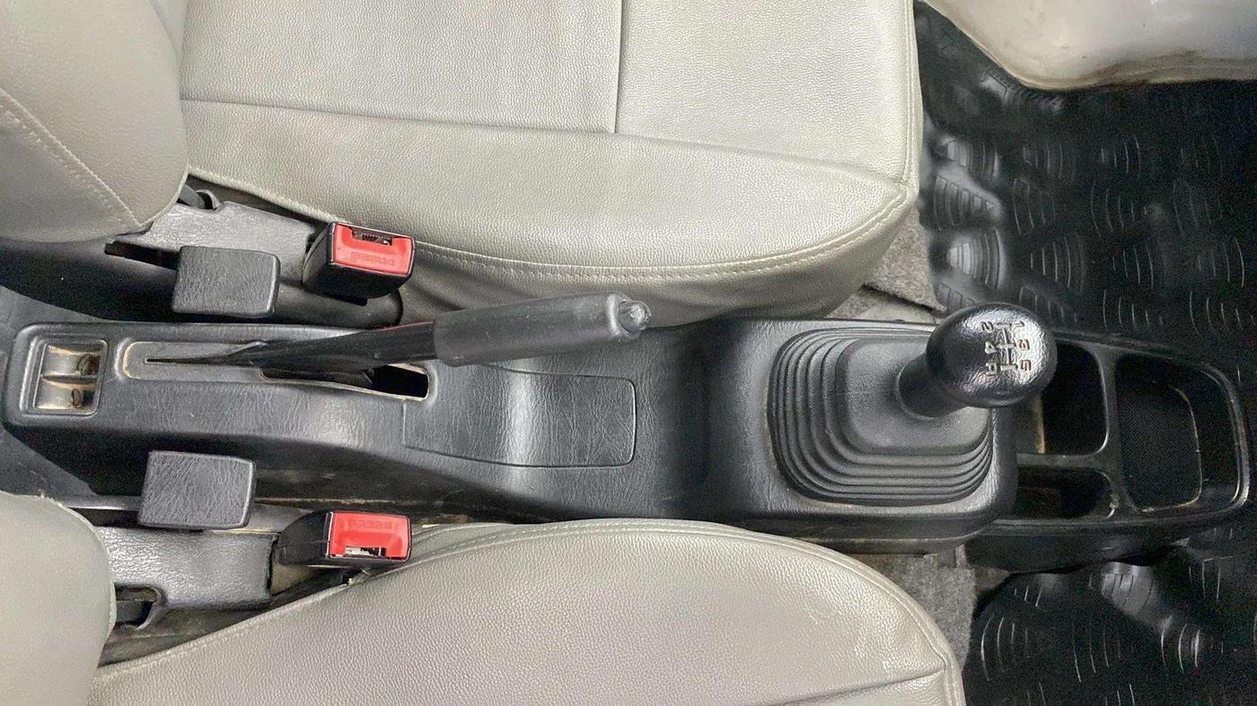 2021 Maruti Eeco 7 STR, Petrol, Manual, 17,924 km, Gear Lever