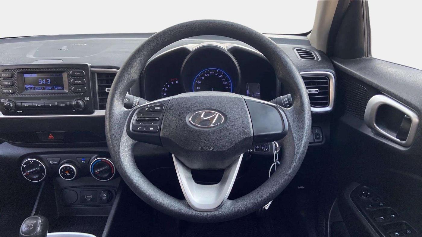 2019 Hyundai VENUE S 1.2, Petrol, Manual, 31,994 km, Steering Wheel Close Up