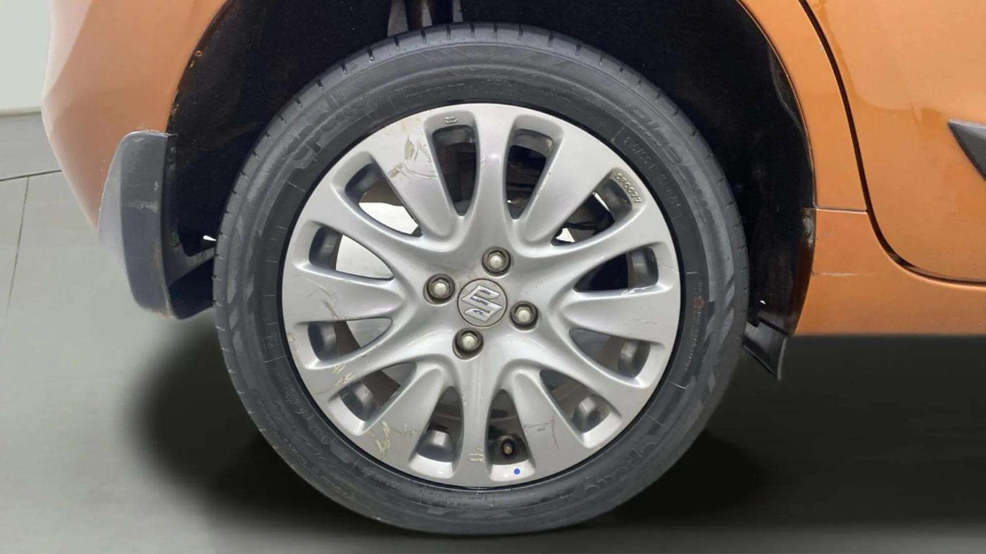 2017 Maruti Baleno ALPHA DIESEL 1.3, Diesel, Manual, 57,653 km, Right Rear Wheel
