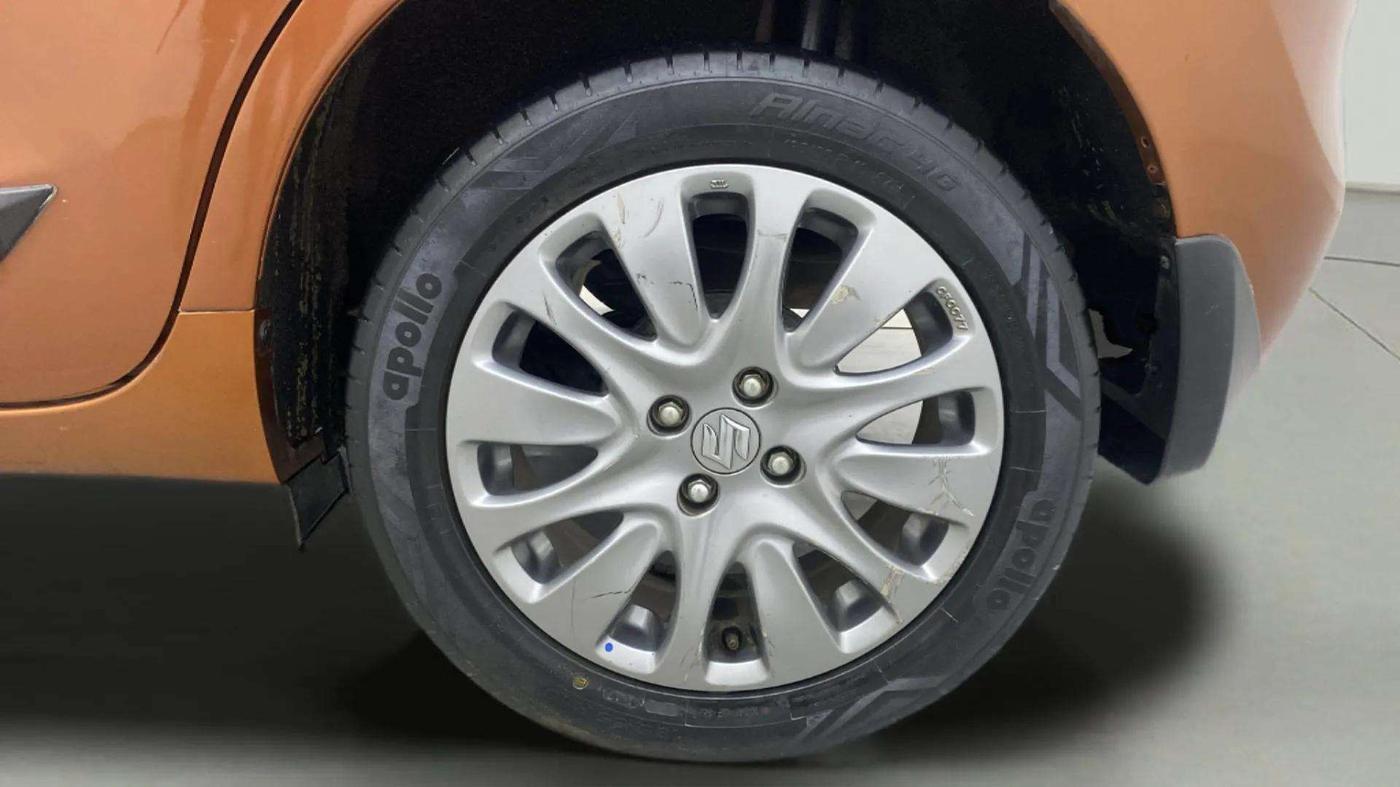 2017 Maruti Baleno ALPHA DIESEL 1.3, Diesel, Manual, 57,653 km, Left Rear Wheel