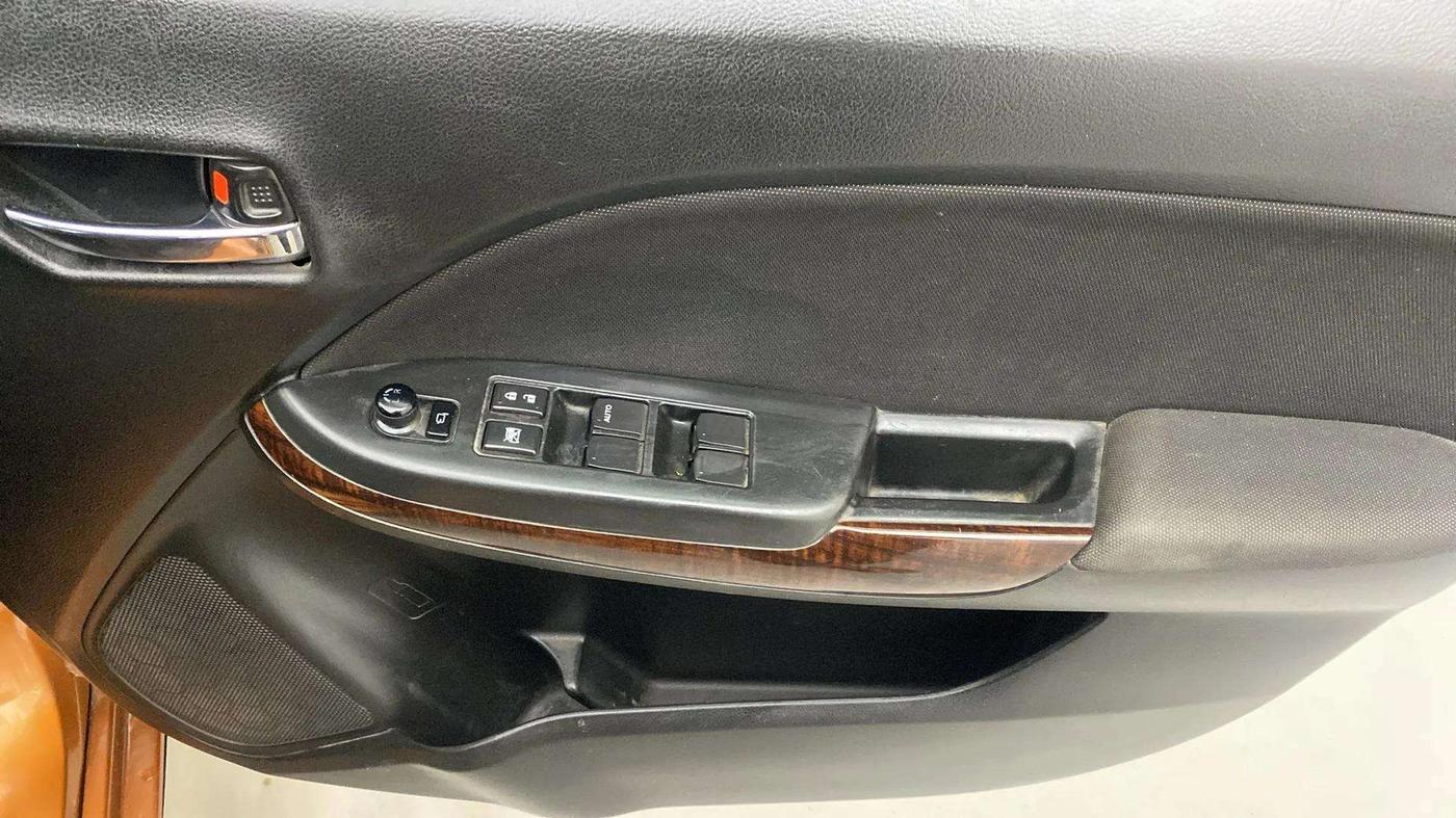 2017 Maruti Baleno ALPHA DIESEL 1.3, Diesel, Manual, 57,653 km, Driver Side Door Panels Control