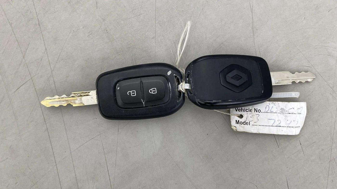2021 Renault Kwid CLIMBER 1.0 (O) DUAL TONE, Petrol, Manual, 11,026 km, Key Close Up