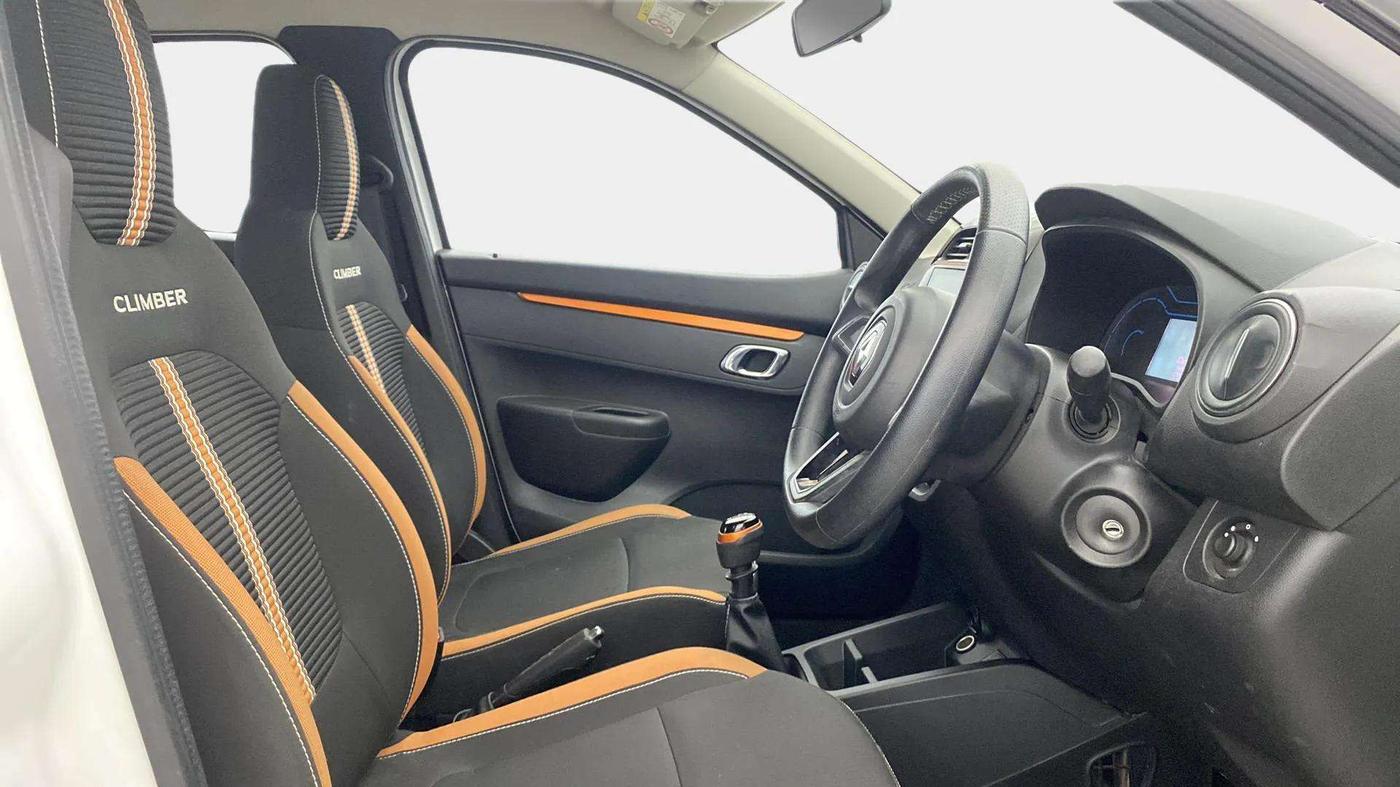 2021 Renault Kwid CLIMBER 1.0 (O) DUAL TONE, Petrol, Manual, 11,026 km, Right Side Front Door Cabin