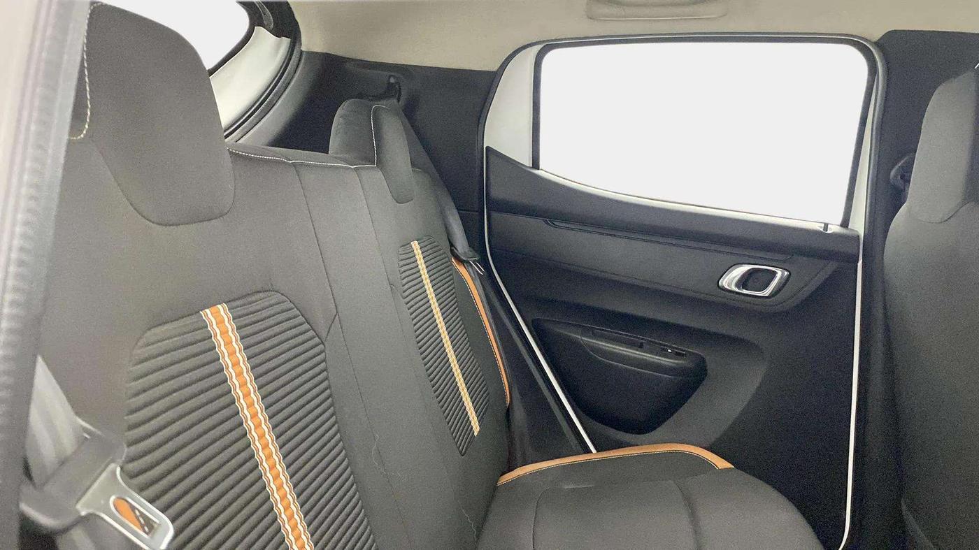 2021 Renault Kwid CLIMBER 1.0 (O) DUAL TONE, Petrol, Manual, 11,026 km, Right Side Rear Door Cabin