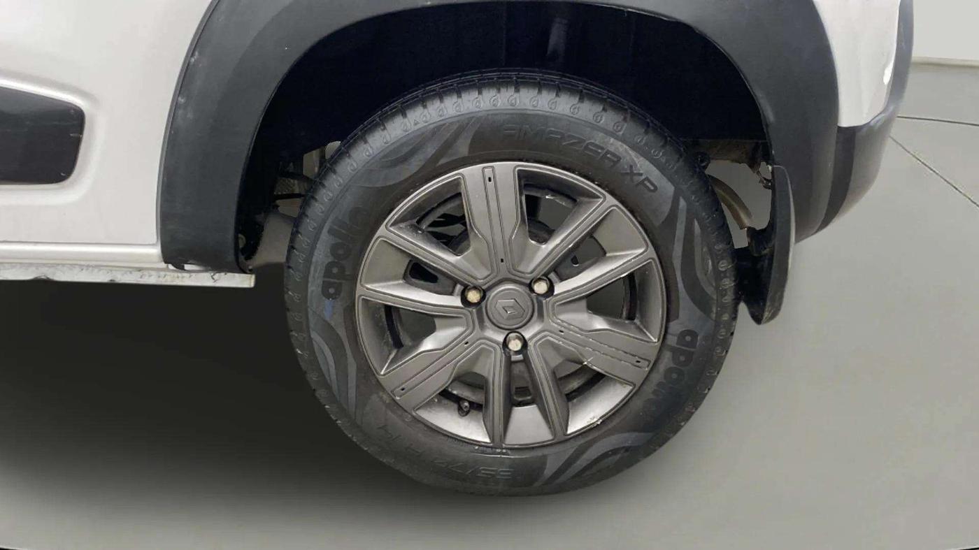 2021 Renault Kwid CLIMBER 1.0 (O) DUAL TONE, Petrol, Manual, 11,026 km, Left Rear Wheel