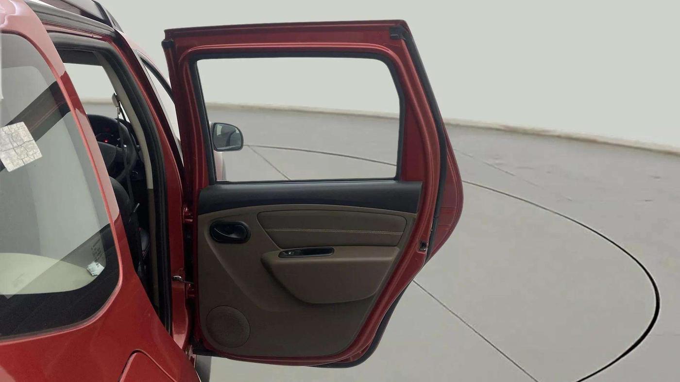 2018 Renault Duster RXS PETROL, Petrol, Manual, 46,760 km, RHS Rear Door