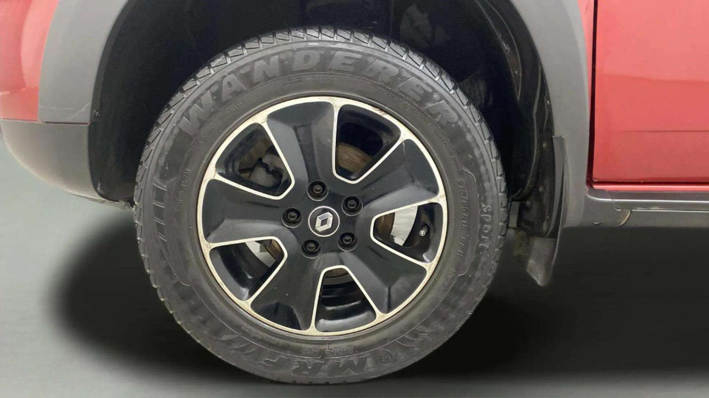 2018 Renault Duster RXS PETROL, Petrol, Manual, 46,760 km, Left Front Wheel