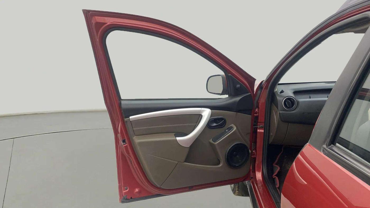 2018 Renault Duster RXS PETROL, Petrol, Manual, 46,760 km, LHS Front Door