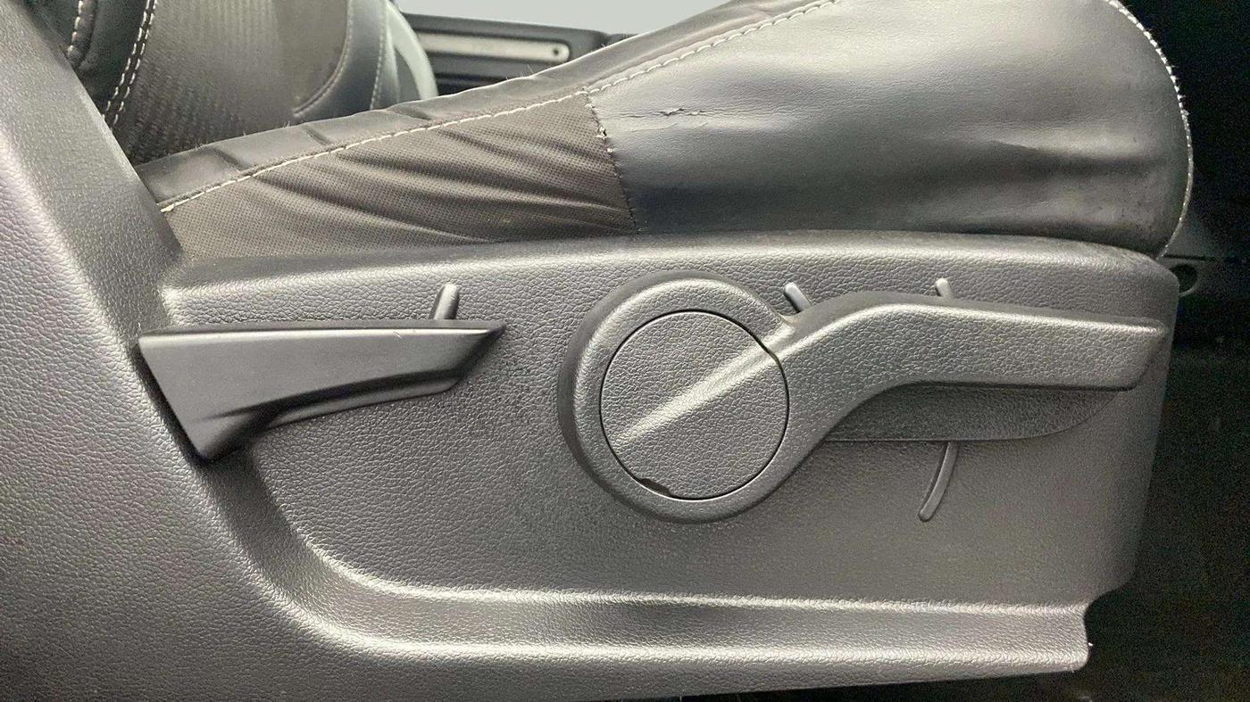 2020 Mahindra Thar LX D AT 4WD HT, Diesel, Automatic, 76,179 km, Driver Side Adjustment Panel