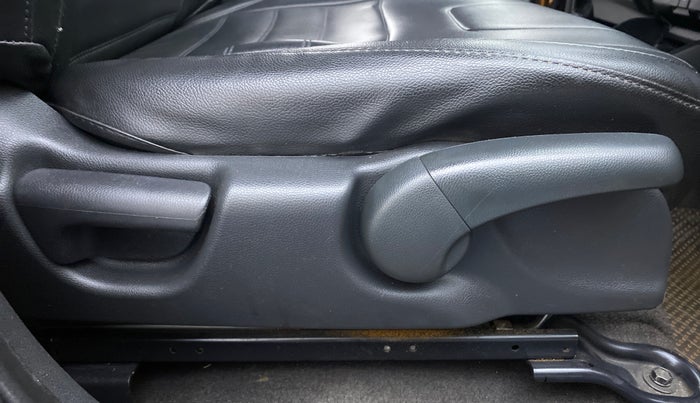 2017 Honda WR-V 1.5L I-DTEC VX MT, Diesel, Manual, 57,426 km, Driver Side Adjustment Panel