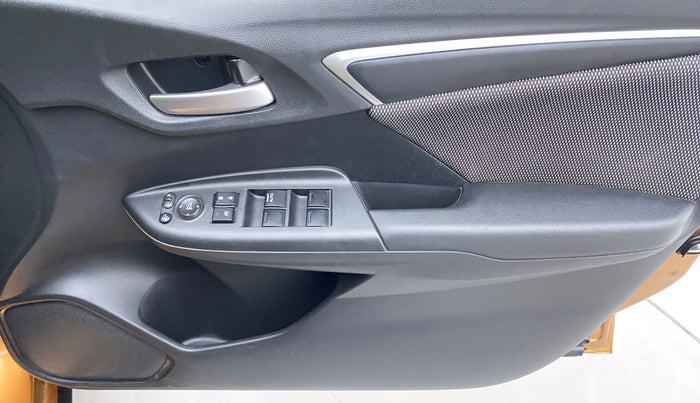 2017 Honda WR-V 1.5L I-DTEC VX MT, Diesel, Manual, 57,426 km, Driver Side Door Panels Control