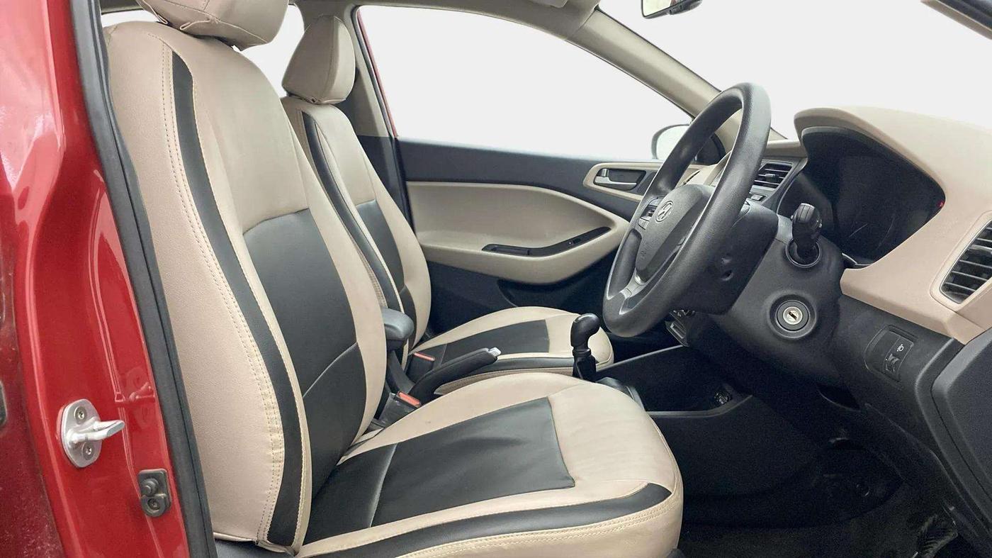 2016 Hyundai Elite i20 SPORTZ 1.2, Petrol, Manual, 46,814 km, Right Side Front Door Cabin