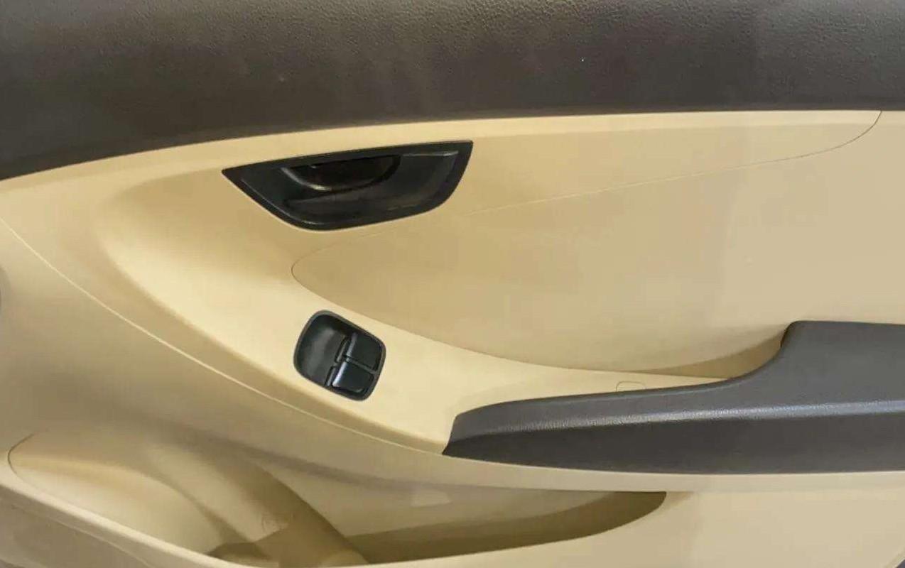 2015 Hyundai Eon ERA +, Petrol, Manual, 52,383 km, Driver Side Door Panels Control
