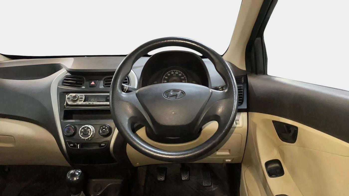 2015 Hyundai Eon ERA +, Petrol, Manual, 52,383 km, Steering Wheel Close Up