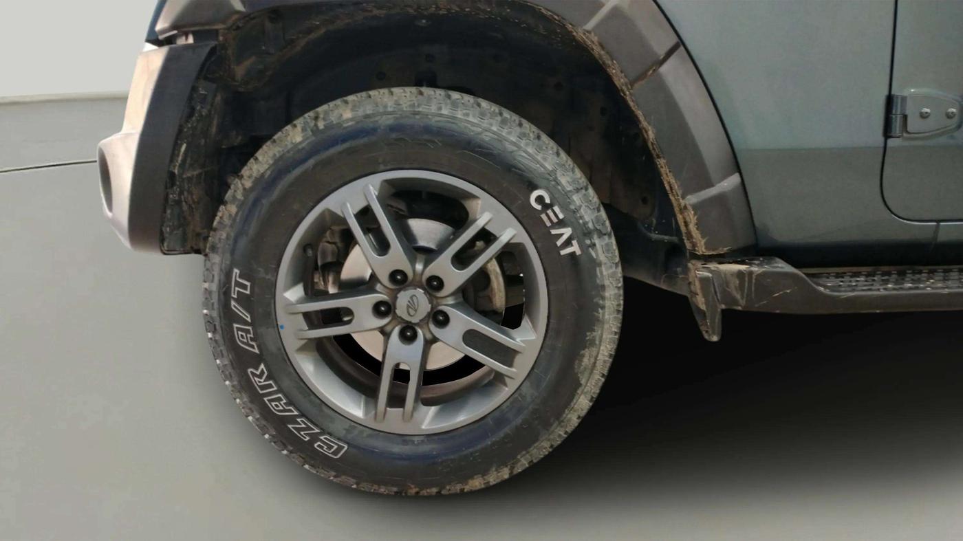 2022 Mahindra Thar LX PETROL HT 4WD AT, Petrol, Automatic, 35,301 km, Left Front Wheel