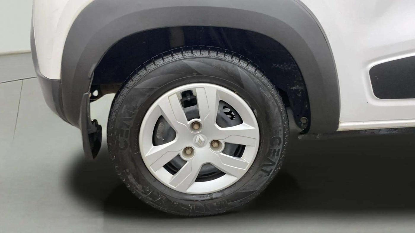 2019 Renault Kwid RXT 0.8 (O), CNG, Manual, 25,365 km, Right Rear Wheel