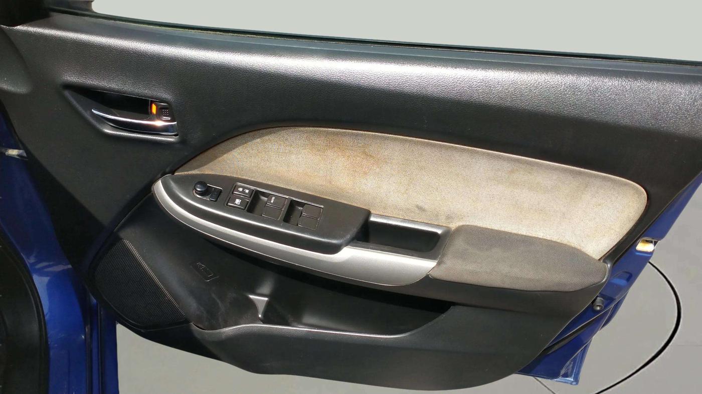 2016 Maruti Baleno DELTA CVT PETROL 1.2, Petrol, Automatic, 39,015 km, Driver Side Door Panels Control