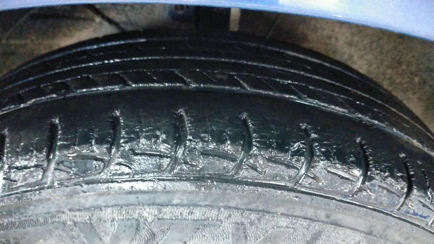 2016 Maruti Baleno DELTA CVT PETROL 1.2, Petrol, Automatic, 39,015 km, Left Front Tyre Tread