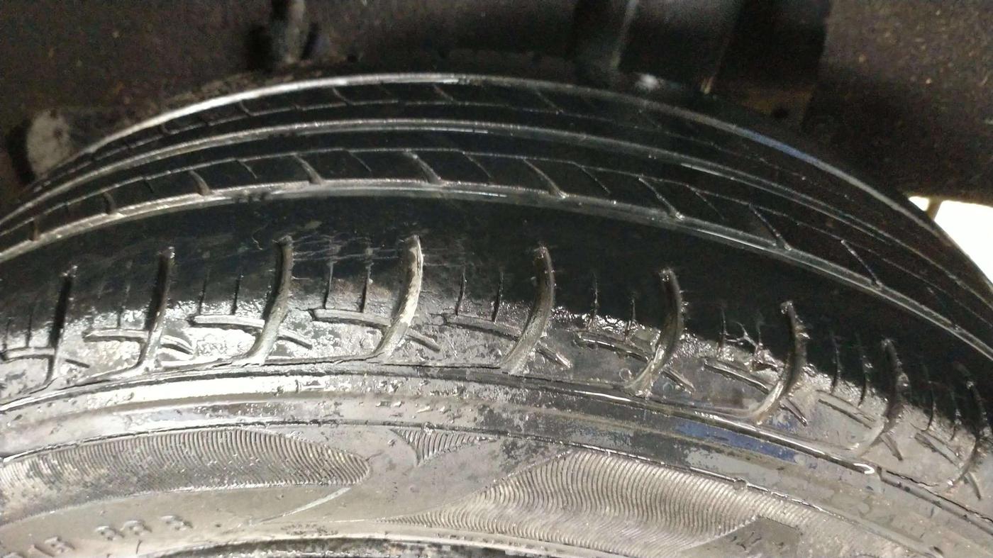 2016 Maruti Baleno DELTA CVT PETROL 1.2, Petrol, Automatic, 39,015 km, Left Rear Tyre Tread