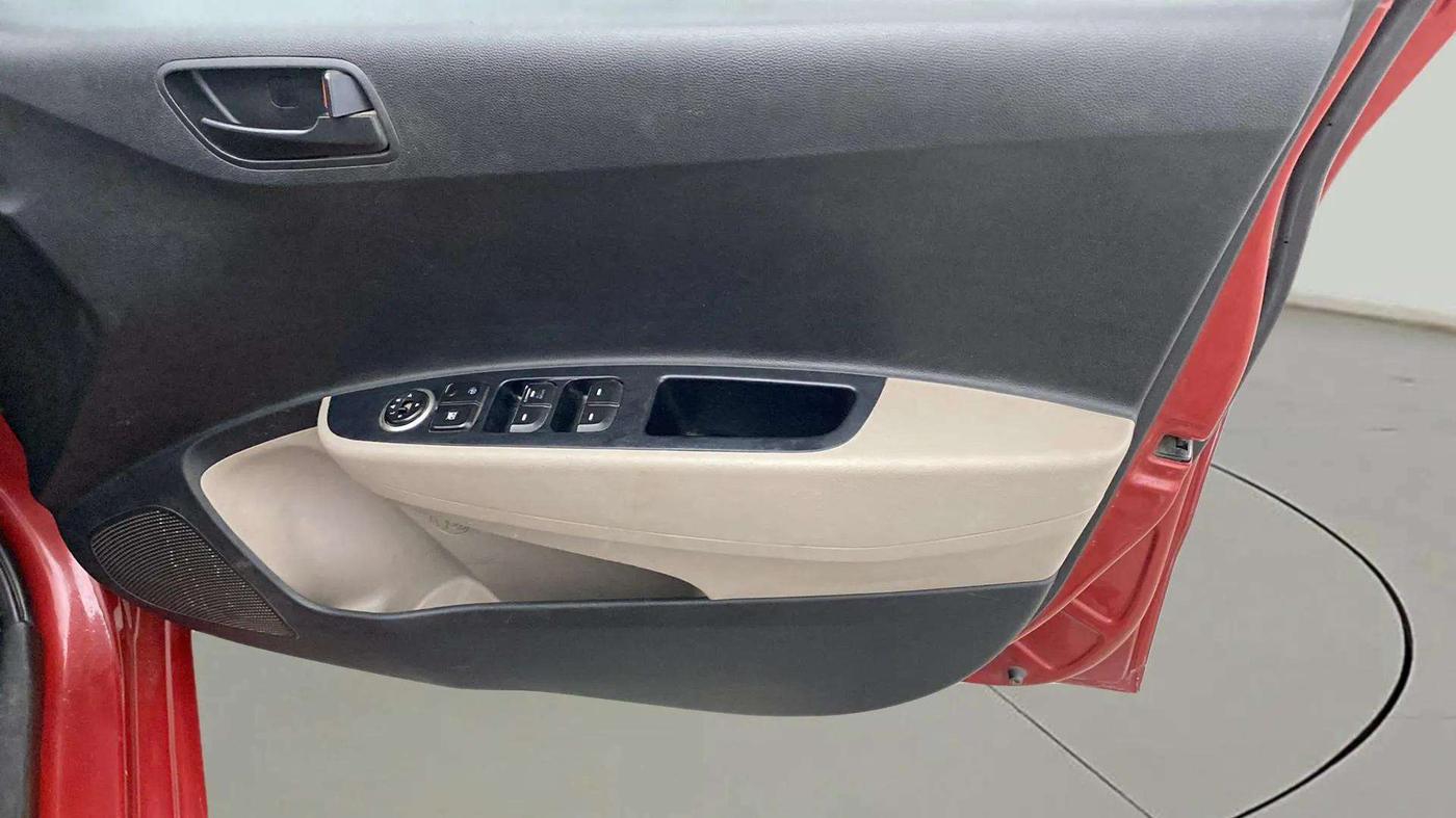 2018 Hyundai Grand i10 MAGNA 1.2 KAPPA VTVT, Petrol, Manual, 45,149 km, Driver Side Door Panels Control
