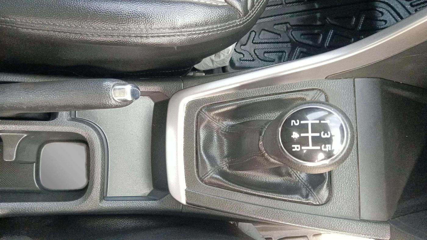 2023 Maruti BREZZA ZXI SMART HYBRID , Petrol, Manual, 41,344 km, Gear Lever