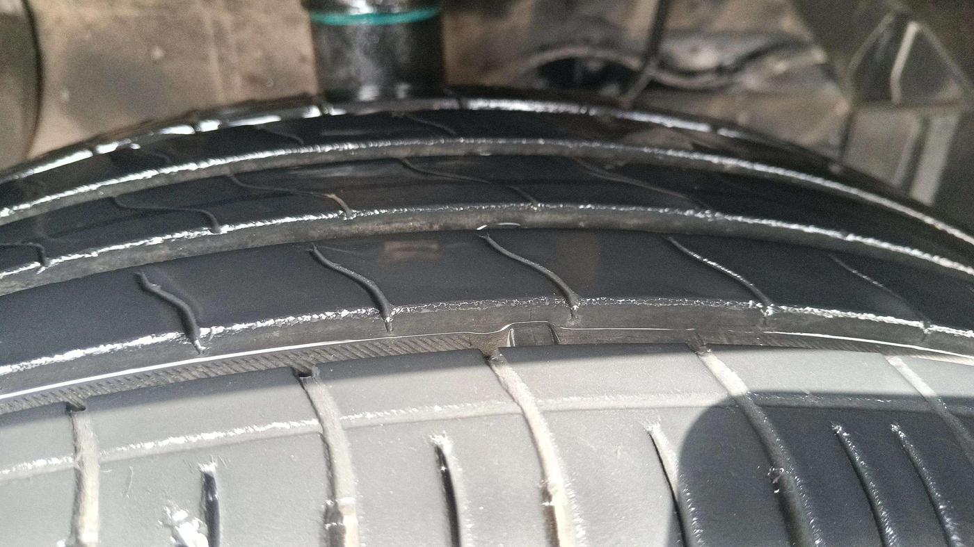 2023 Maruti BREZZA ZXI SMART HYBRID , Petrol, Manual, 41,344 km, Right Front Tyre Tread