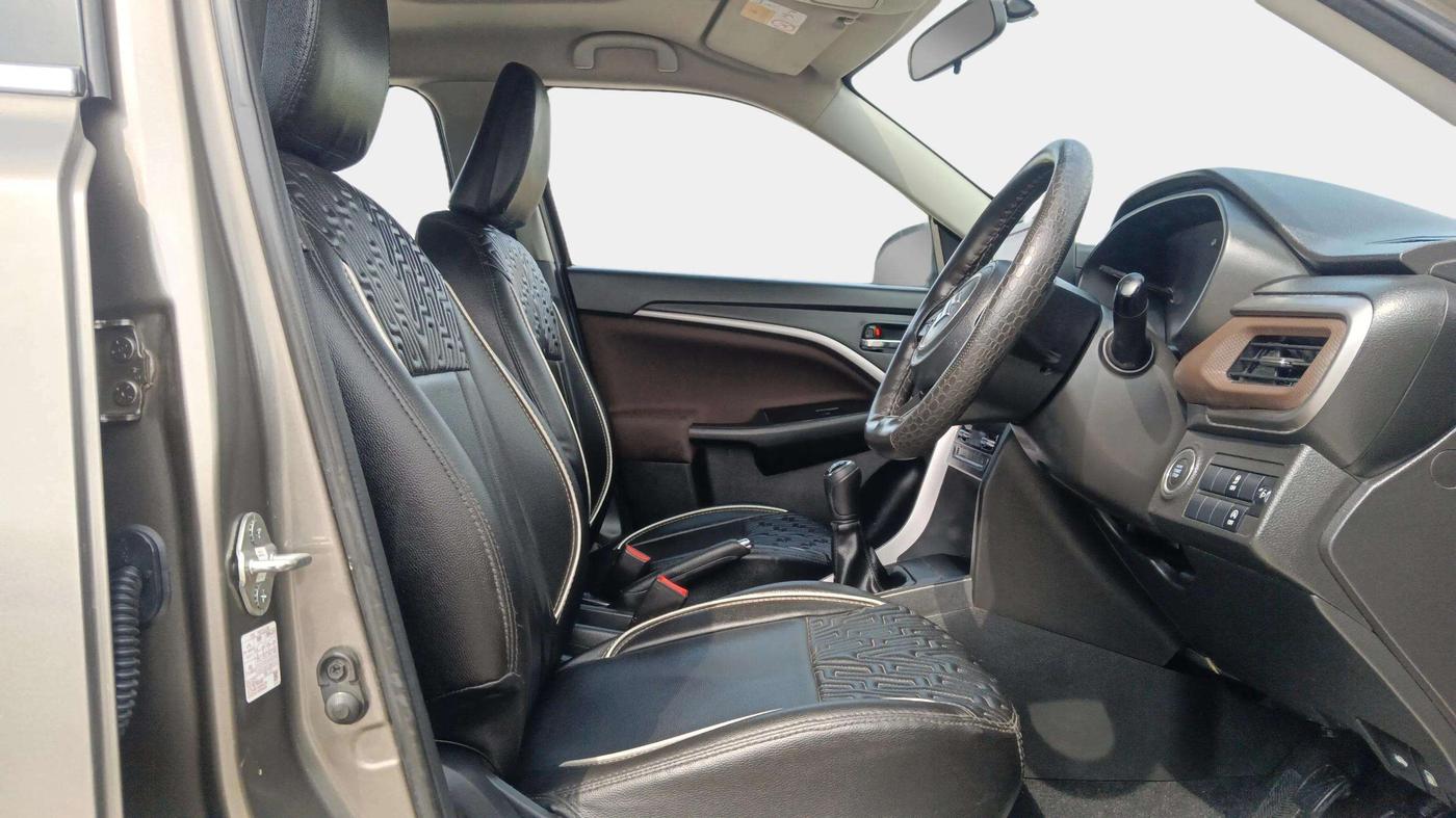 2023 Maruti BREZZA ZXI SMART HYBRID , Petrol, Manual, 41,344 km, Right Side Front Door Cabin