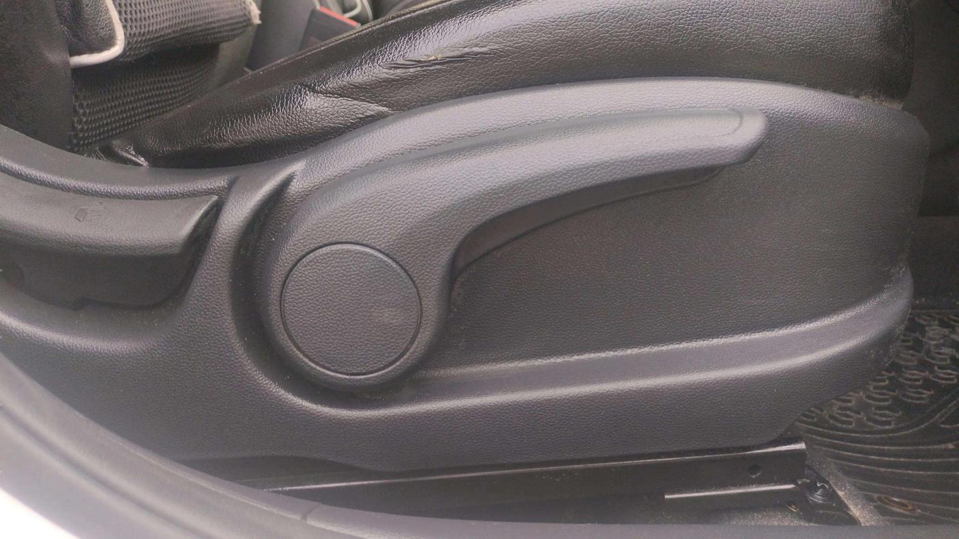 2018 Hyundai Elite i20 ASTA 1.2 DUAL TONE, Petrol, Manual, 56,893 km, Driver Side Adjustment Panel
