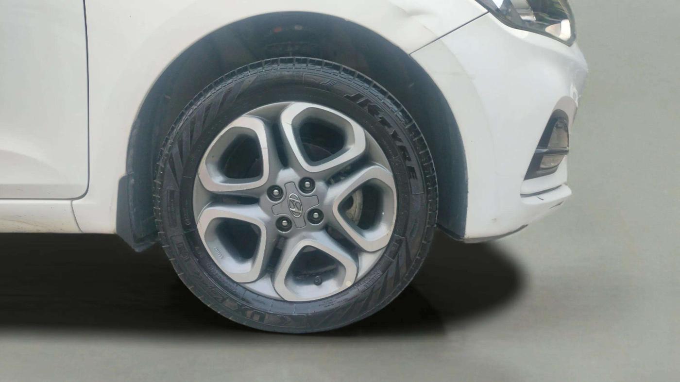 2018 Hyundai Elite i20 ASTA 1.2 DUAL TONE, Petrol, Manual, 56,893 km, Right Front Wheel