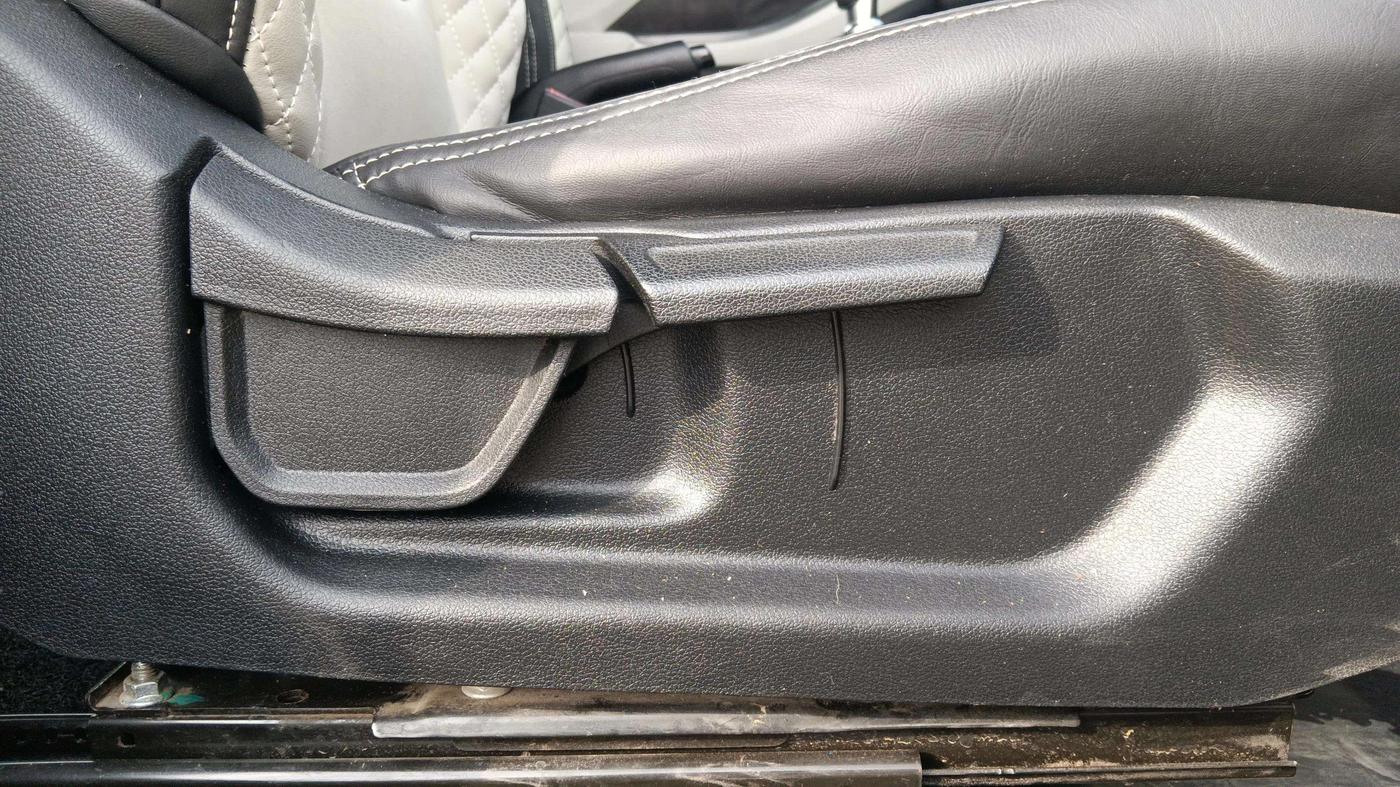 2022 Hyundai Creta EX 1.5 PETROL, Petrol, Manual, 50,518 km, Driver Side Adjustment Panel