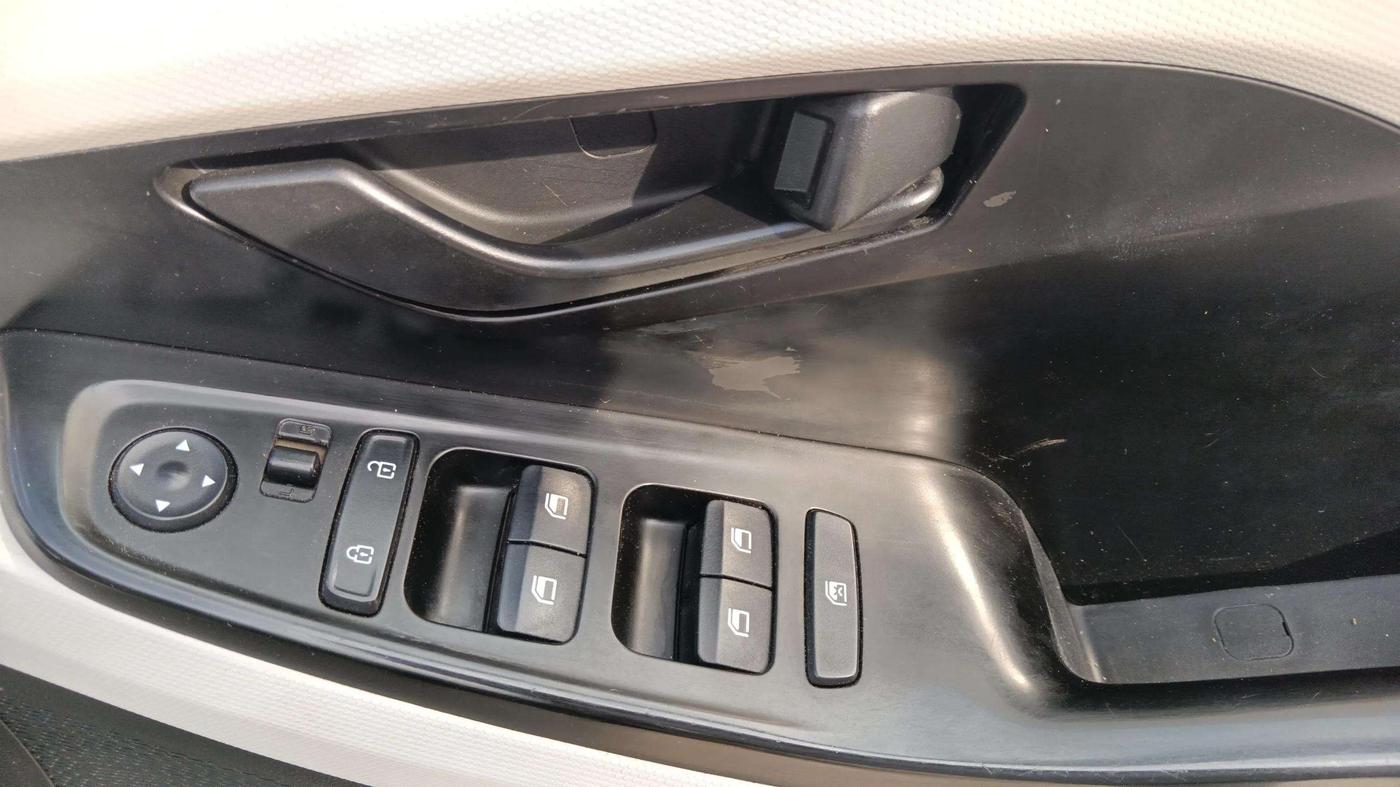 2022 Hyundai Creta EX 1.5 PETROL, Petrol, Manual, 50,518 km, Driver Side Door Panels Control