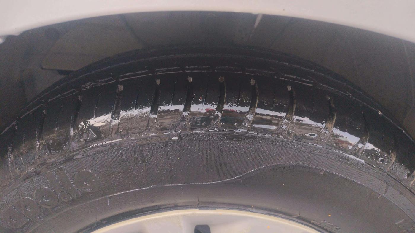 2021 Maruti Swift VXI, Petrol, Manual, 45,600 km, Left Front Tyre Tread