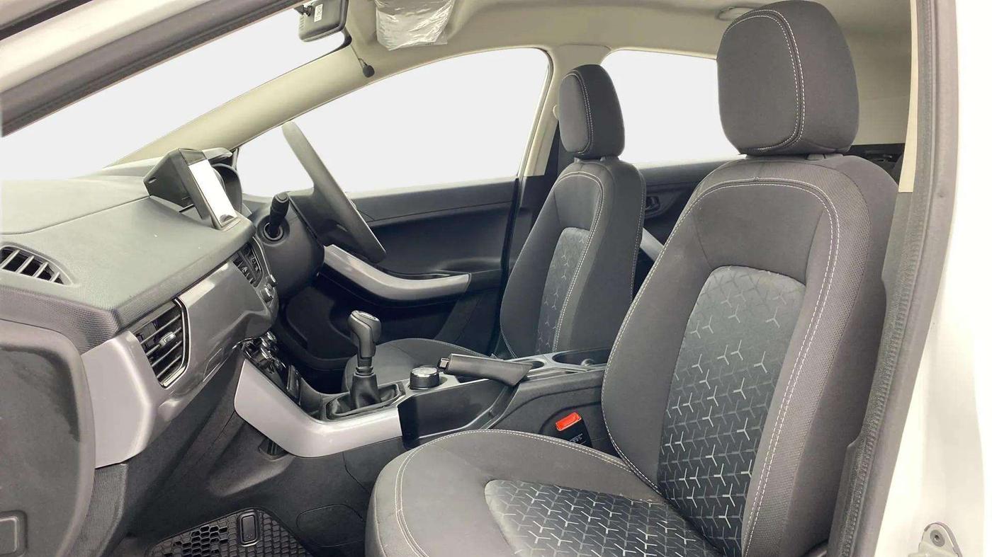 2022 Tata NEXON XM PETROL, Petrol, Manual, 9,935 km, Right Side Front Door Cabin