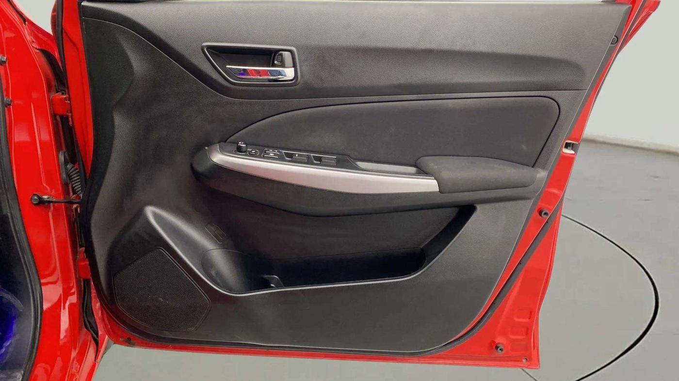 2022 Maruti Swift ZXI PLUS, Petrol, Manual, 17,554 km, Driver Side Door Panels Control