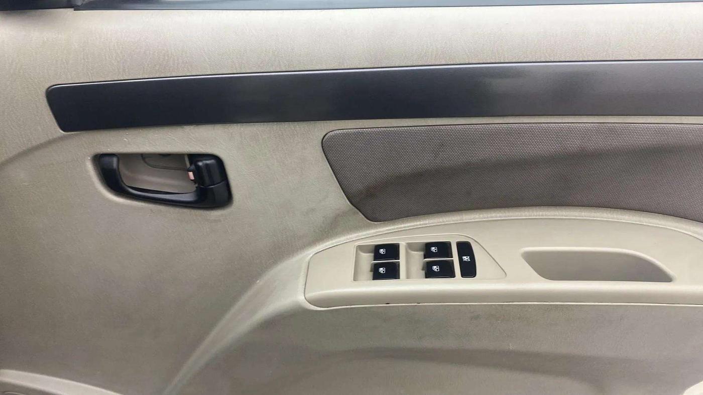 2018 Mahindra Scorpio S5, Diesel, Manual, 97,701 km, Driver Side Door Panels Control