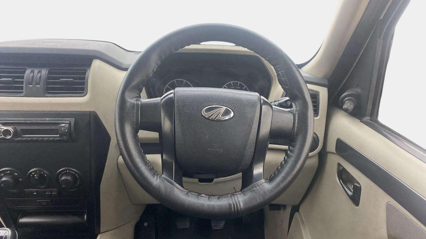 2018 Mahindra Scorpio S5, Diesel, Manual, 97,701 km, Steering Wheel Close Up