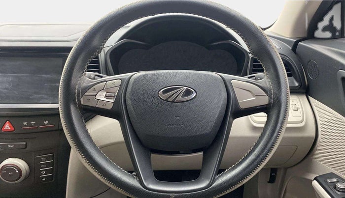 2021 Mahindra XUV300 W6 1.2 PETROL, Petrol, Manual, 25,653 km, Steering Wheel Close Up