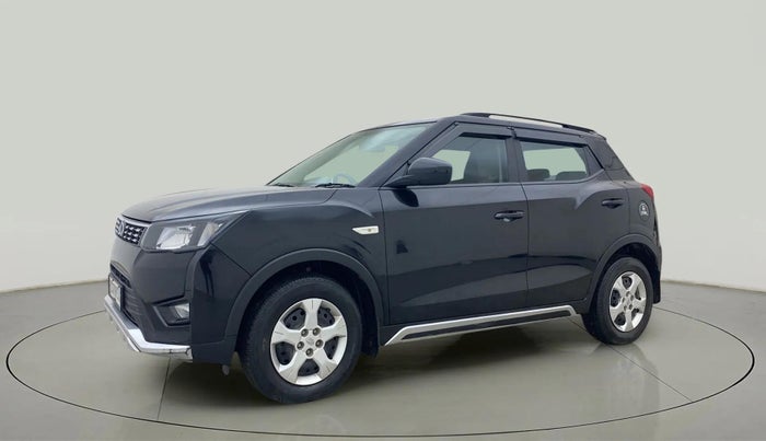 2021 Mahindra XUV300 W6 1.2 PETROL, Petrol, Manual, 25,653 km, Left Front Diagonal