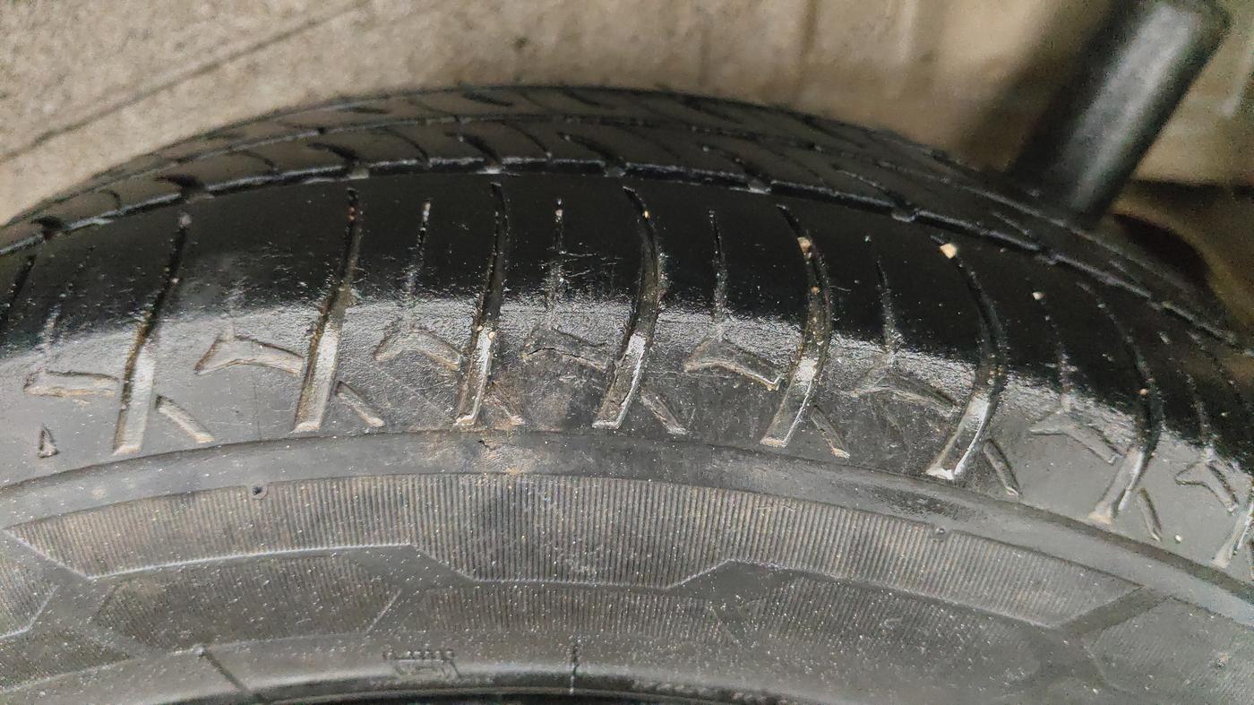 2016 Maruti Wagon R 1.0 VXI, Petrol, Manual, 73,678 km, Left Rear Tyre Tread