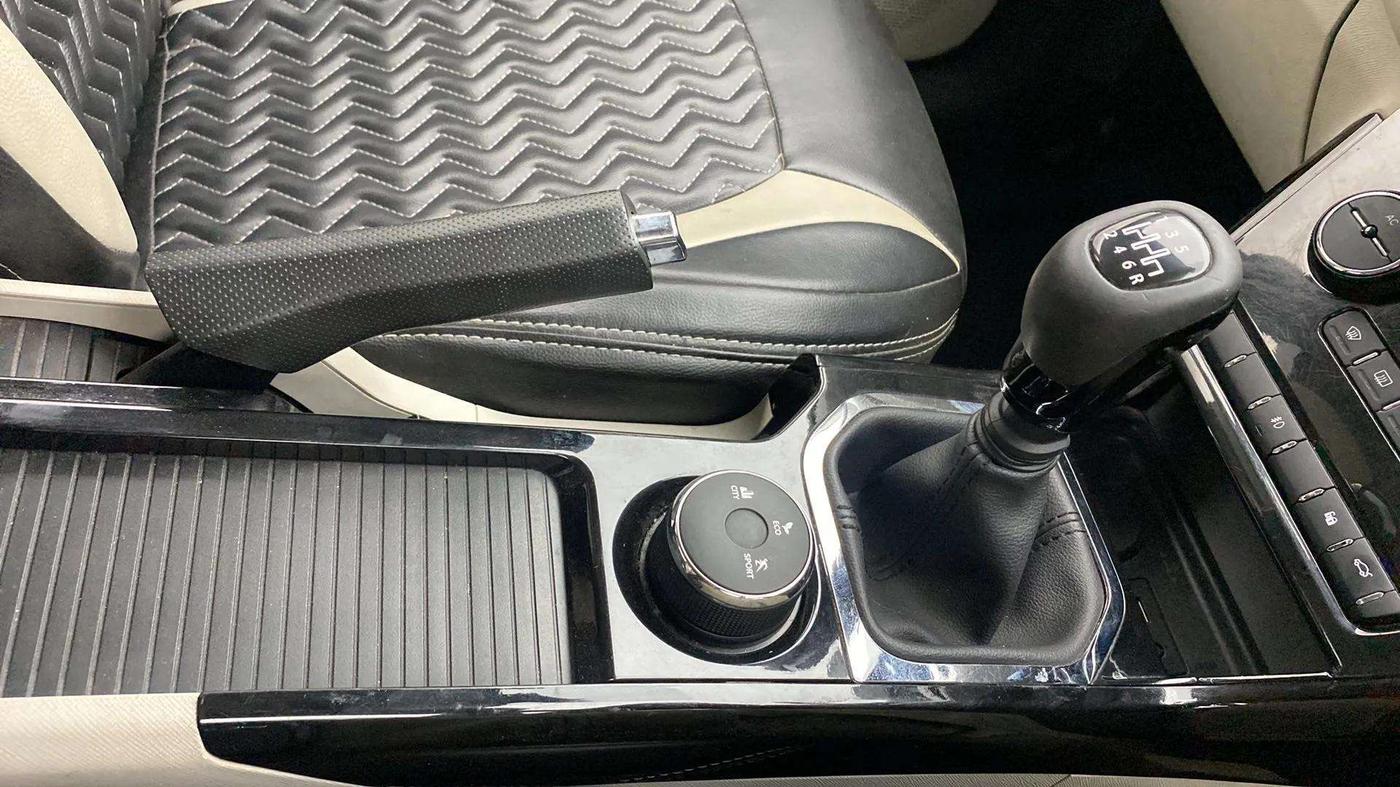 2022 Tata NEXON XZ PLUS PETROL, Petrol, Manual, 39,142 km, Gear Lever