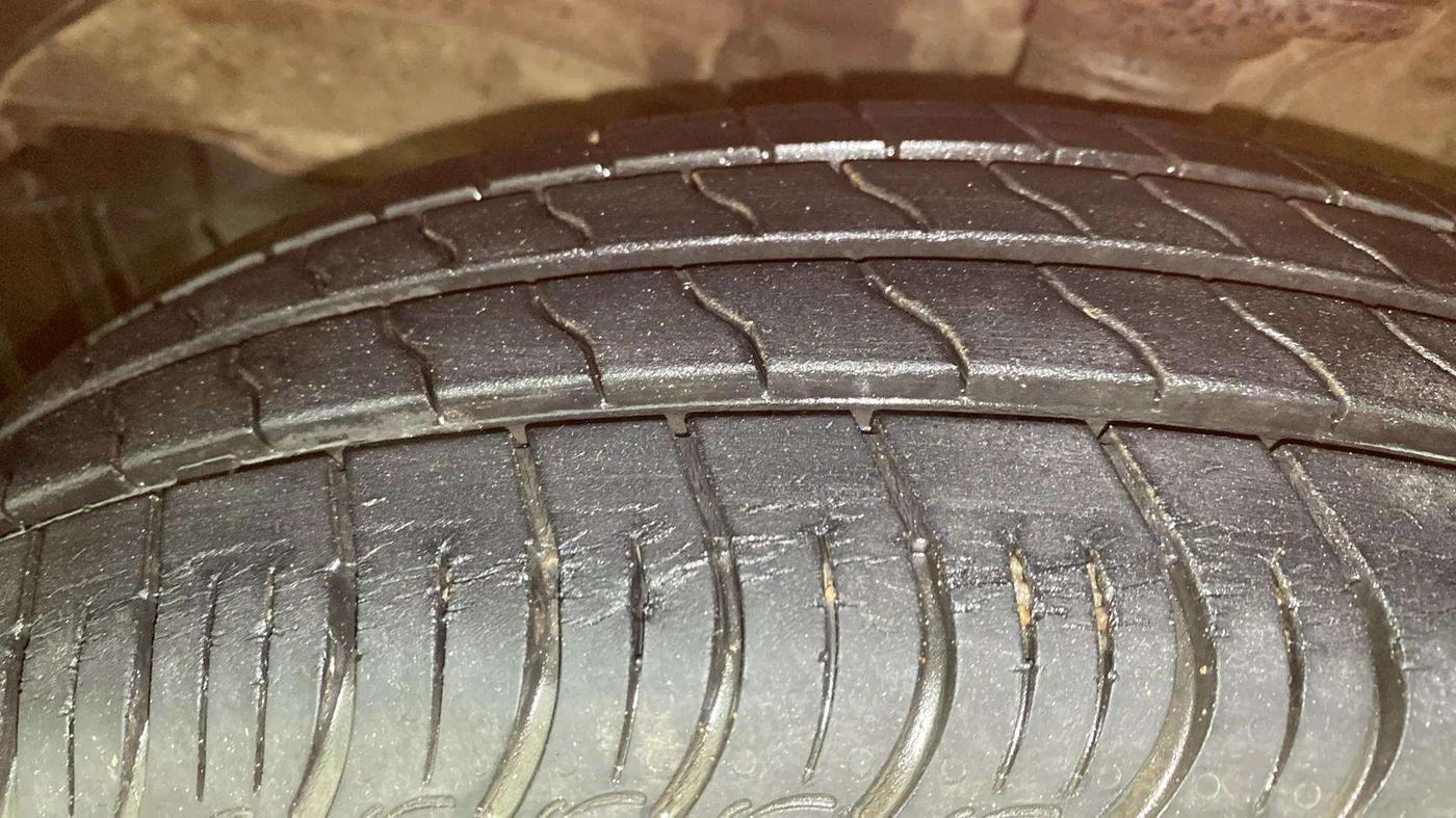 2020 Maruti S PRESSO VXI PLUS AMT, Petrol, Automatic, 20,862 km, Left Front Tyre Tread