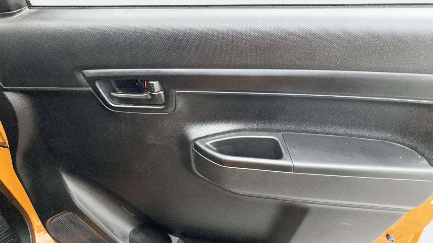 2020 Maruti S PRESSO VXI PLUS AMT, Petrol, Automatic, 20,862 km, Driver Side Door Panels Control