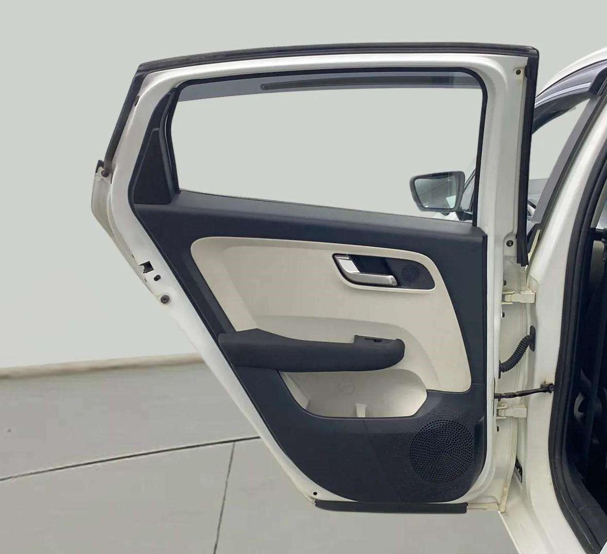 2024 Tata ALTROZ XZ CNG, CNG, Manual, 34,928 km, LHS Rear Door