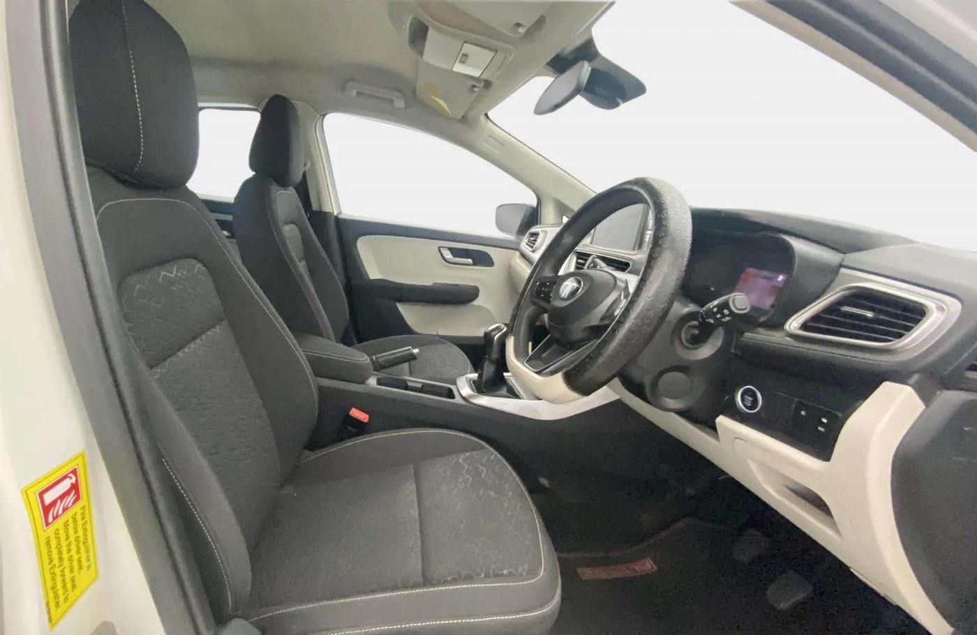 2024 Tata ALTROZ XZ CNG, CNG, Manual, 34,928 km, Right Side Front Door Cabin