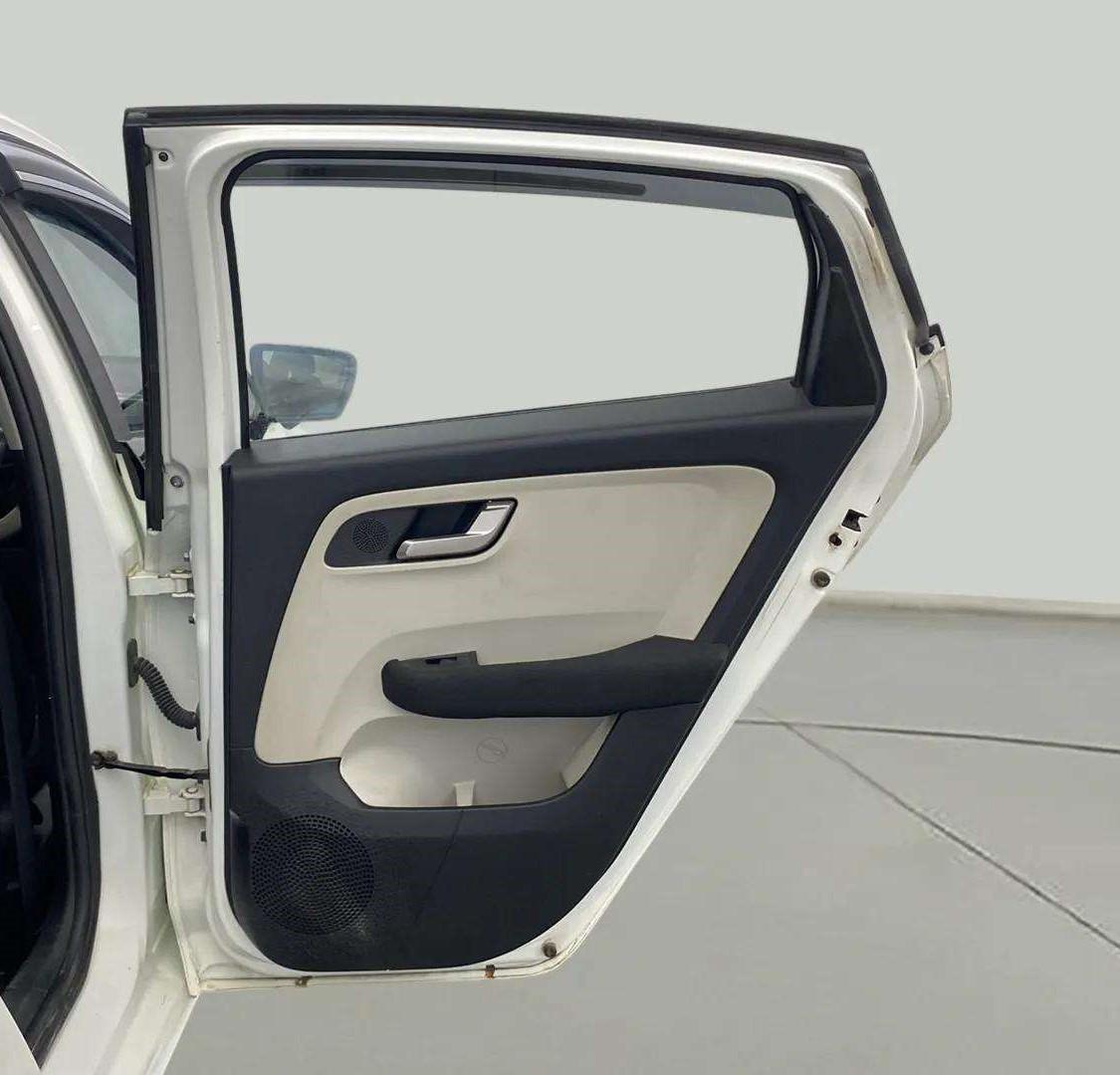 2024 Tata ALTROZ XZ CNG, CNG, Manual, 34,928 km, RHS Rear Door