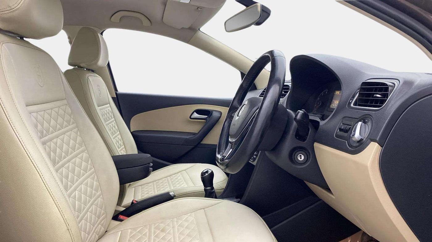 2016 Volkswagen Ameo HIGHLINE1.2L, Petrol, Manual, 44,362 km, Right Side Front Door Cabin